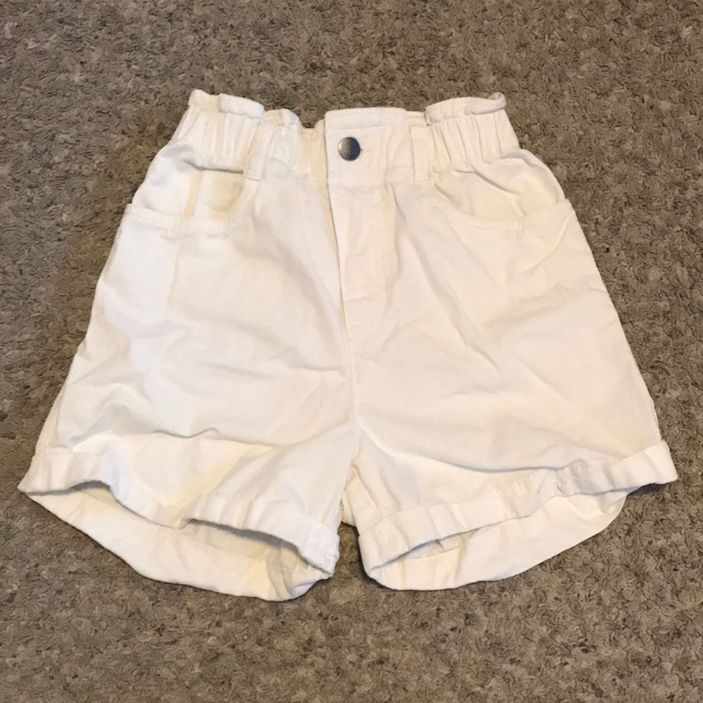 Cute high waisted white shorts